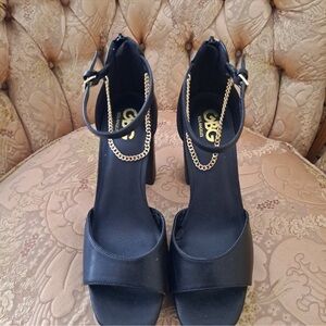 GBG Black Chunky Platform High Heel Sandals Size 10 with Gold Chain